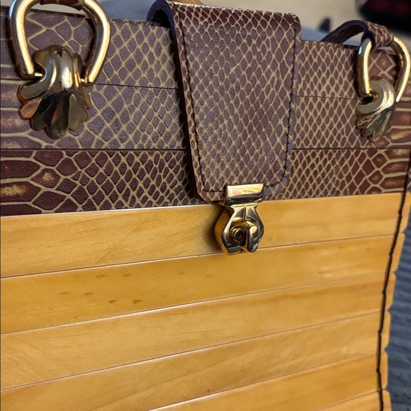 Wooden Purse (tall) - Picture 4 of 9